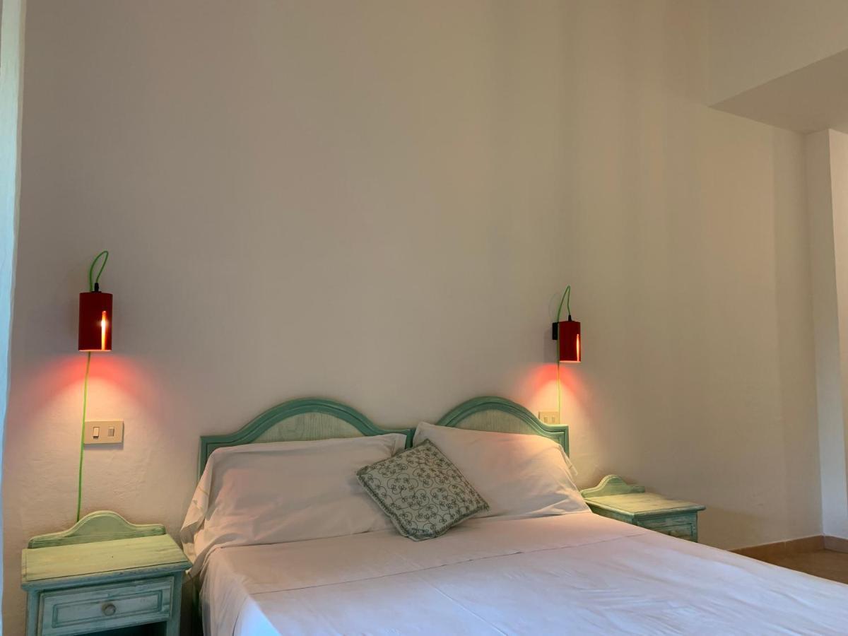 Godo Beach Hotel Baja Sardinia Eksteriør billede
