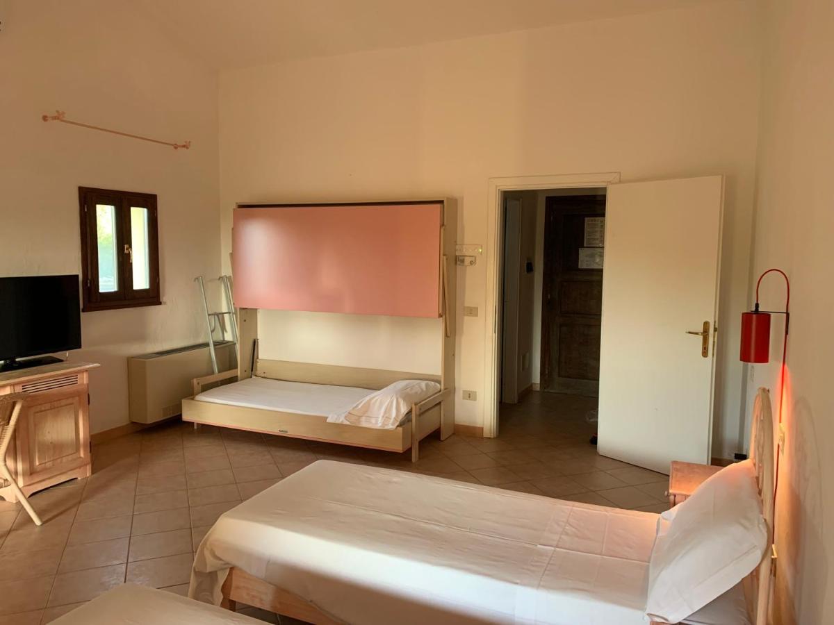 Godo Beach Hotel Baja Sardinia Eksteriør billede