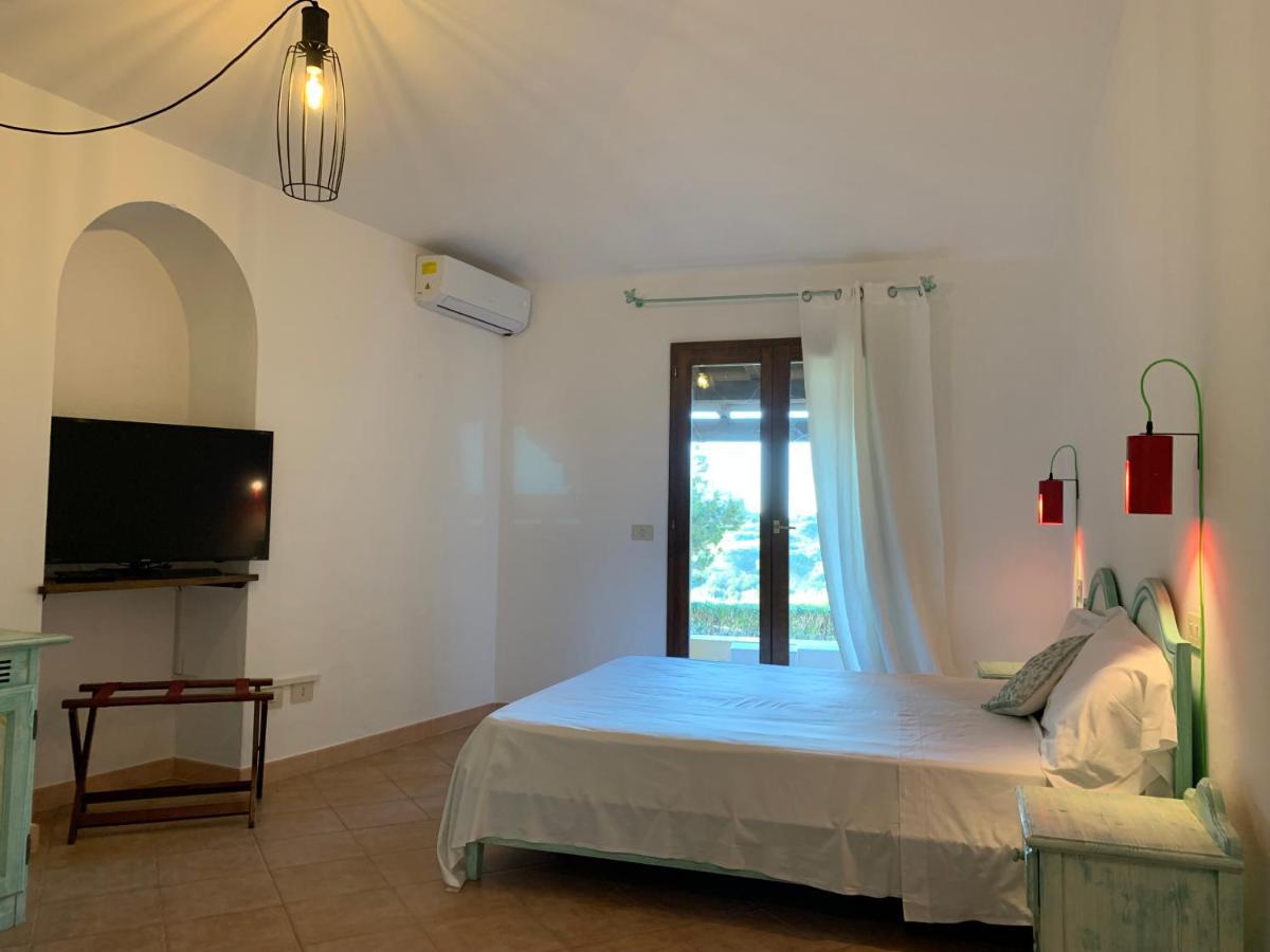 Godo Beach Hotel Baja Sardinia Eksteriør billede