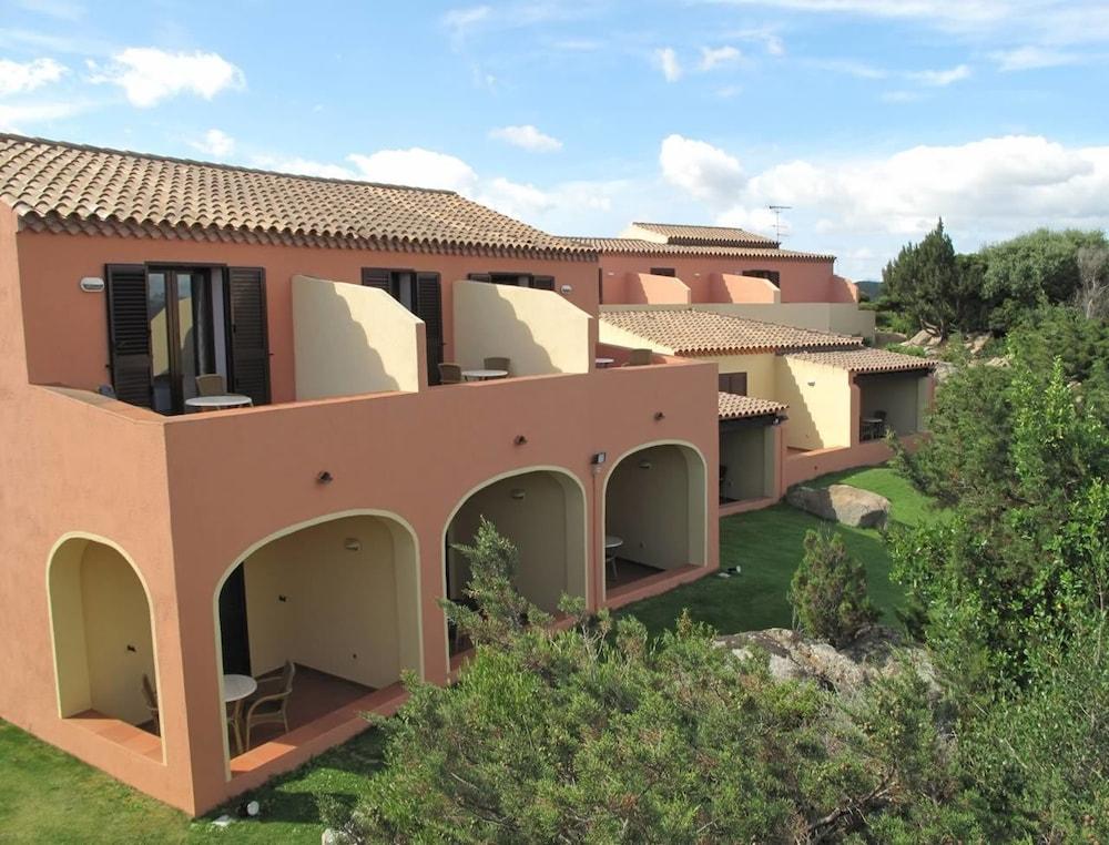 Godo Beach Hotel Baja Sardinia Eksteriør billede