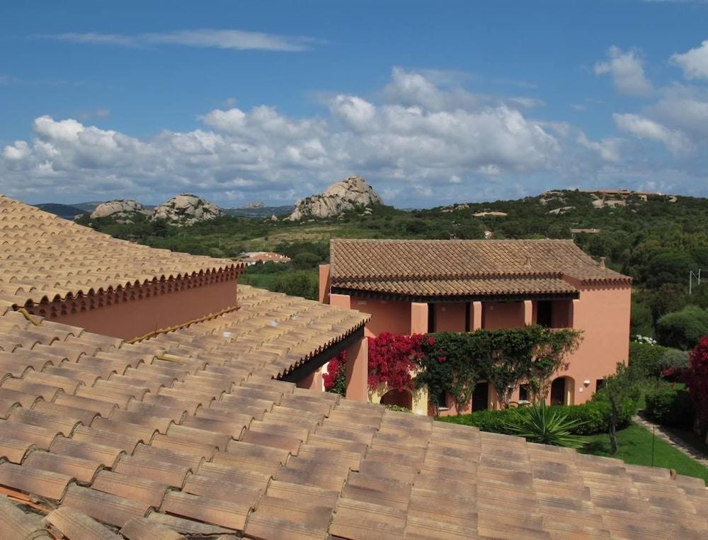Godo Beach Hotel Baja Sardinia Eksteriør billede