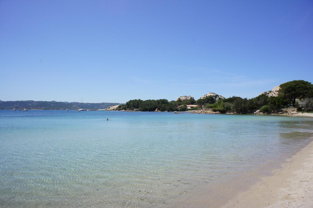 Godo Beach Hotel Baja Sardinia Eksteriør billede