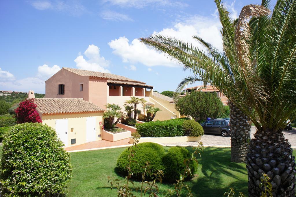 Godo Beach Hotel Baja Sardinia Eksteriør billede