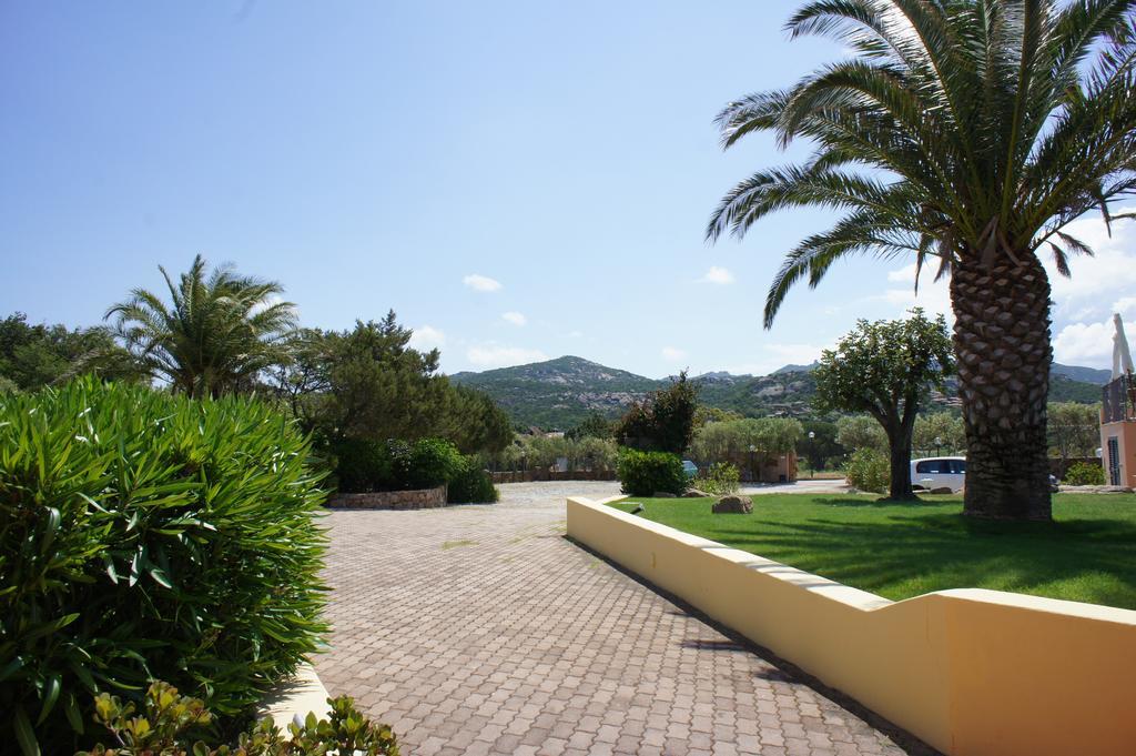 Godo Beach Hotel Baja Sardinia Eksteriør billede