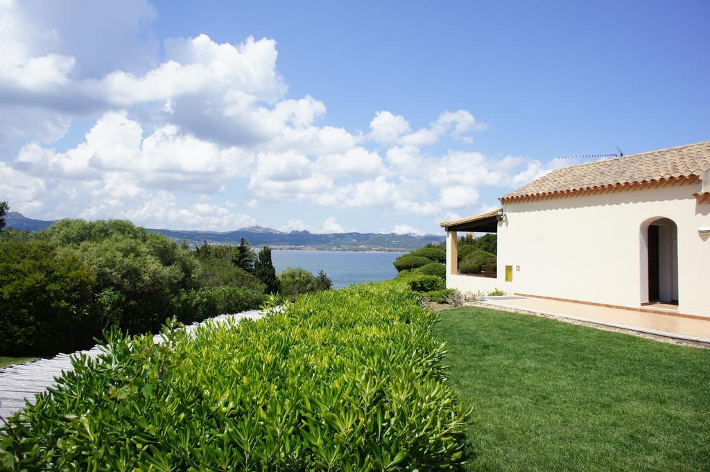 Godo Beach Hotel Baja Sardinia Eksteriør billede