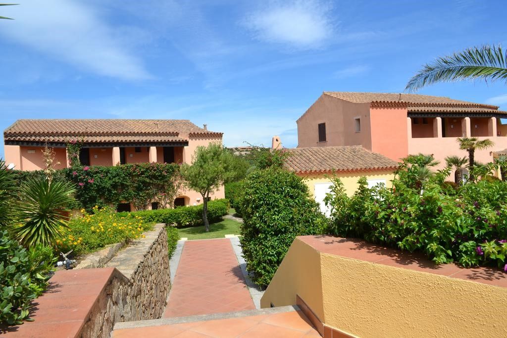 Godo Beach Hotel Baja Sardinia Eksteriør billede