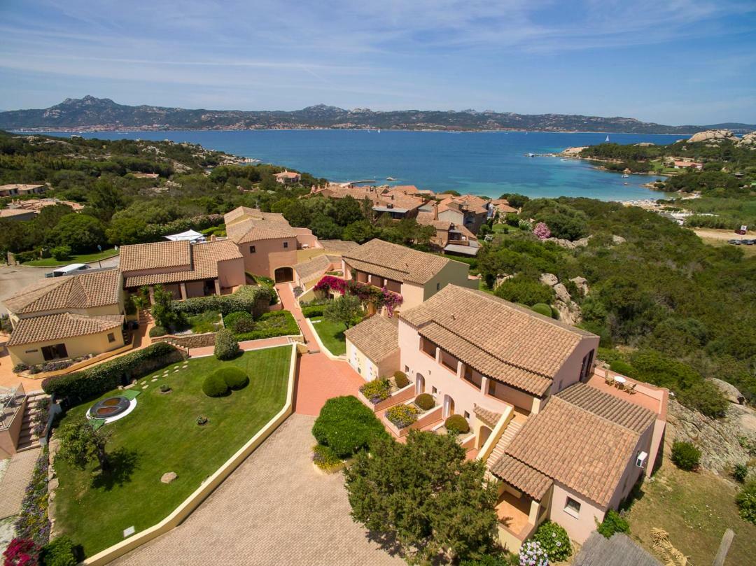 Godo Beach Hotel Baja Sardinia Eksteriør billede